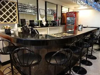 Palmas De 3* Manila