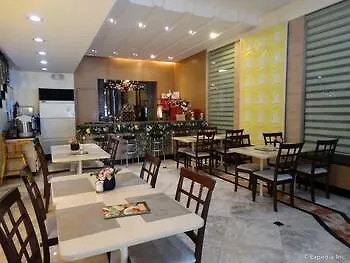 Palmas De 3* Manila