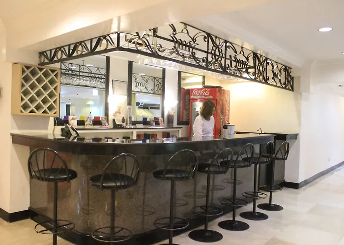 Palmas De 3* Manila