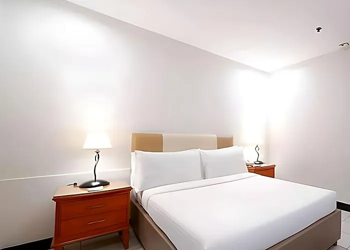 Palmas De 3* Manila