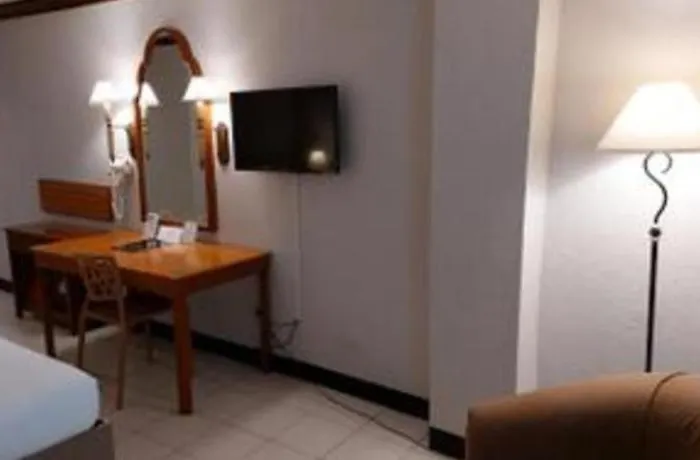 Palmas De 3* Manila