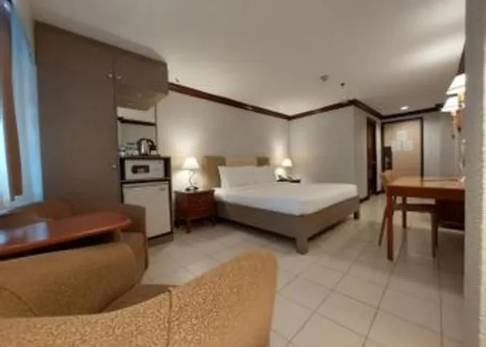 Palmas De 3* Manila